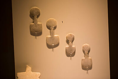 Violin Figurines from Karatas Semayuk