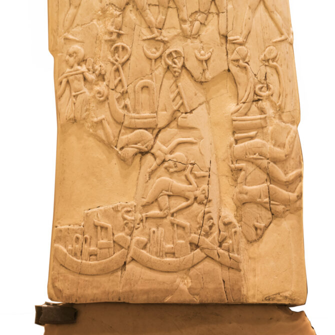 scene of a naval battle on the gebel el-arak knife