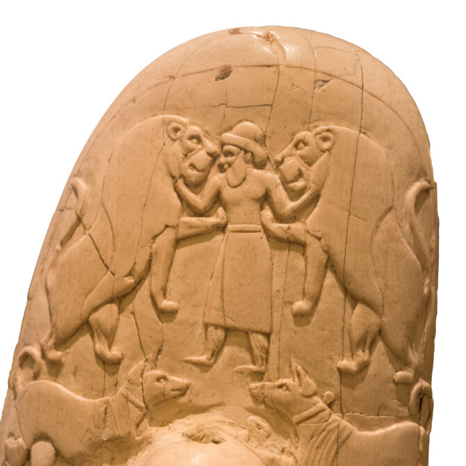 the ensi grasping two lions on the gebel el-arak knife