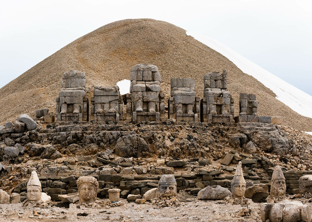 Gods of Commagene seated on thrones on Nimrud Dagh