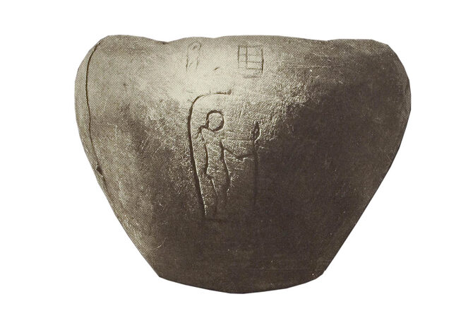 An alabaster bowl from Tarkhan with early representation of Ptah