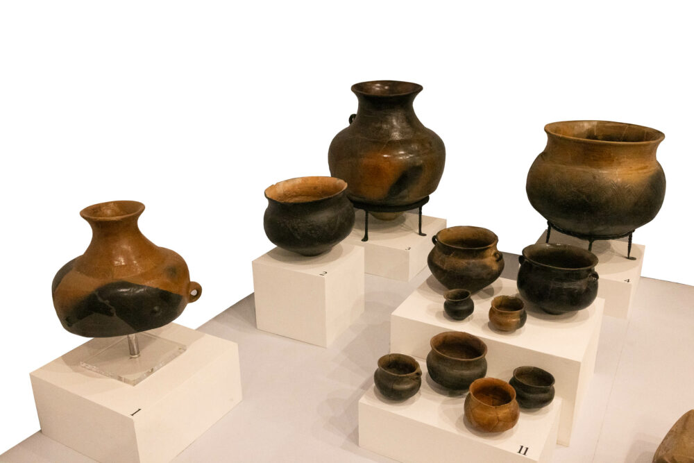 Examples of early Kura Araxes pottery